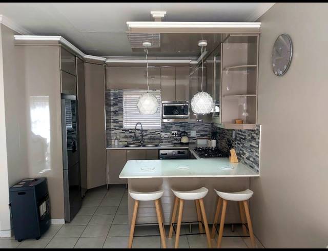 2 BEDROOM APARTMENT TO LET IN TERRA NOVA